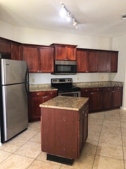 Building Photo - 220 Villa Di Este Terrace