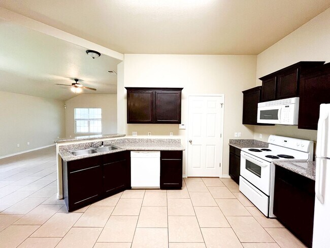 Building Photo - 4106 Cambridge Dr