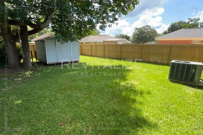 Building Photo - Stunning Semmes Home