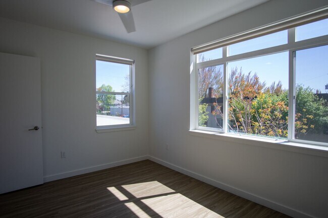 Building Photo - Spacious 1-Bedroom w/Condo-Grade Finishes + Balcony!