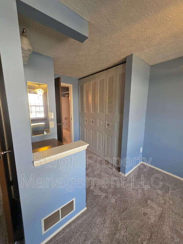 Building Photo - 373 Scott Ln