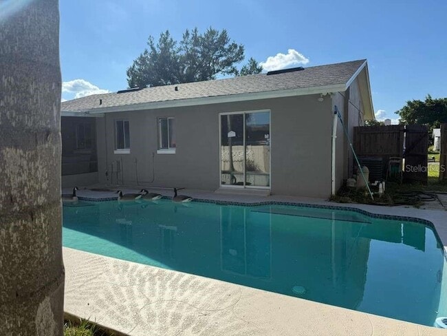 Building Photo - 11331 Cardiff Dr