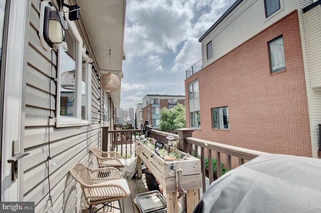 Building Photo - 8078 Tribeca St