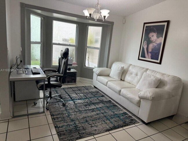 Building Photo - 9829 SW 221st St Rd