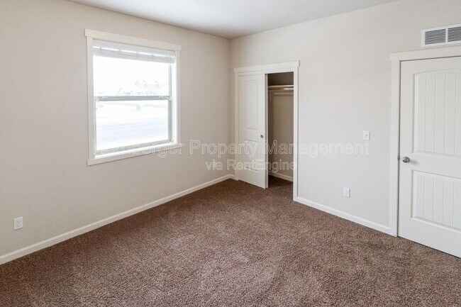 Building Photo - 8915 W Red St