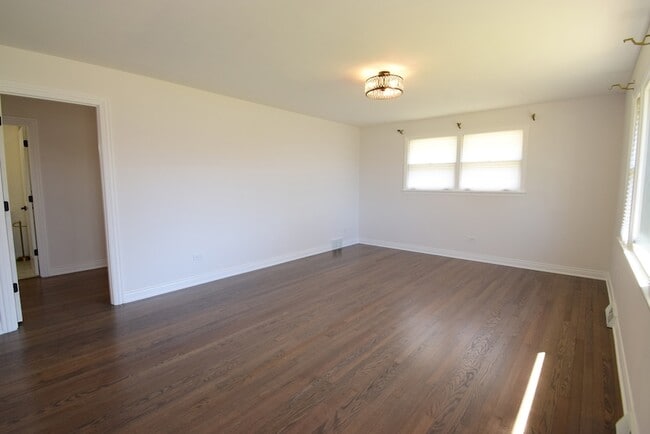 Building Photo - 903 Porter St