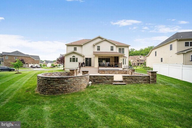 Building Photo - 4804 Bridle Ridge Rd