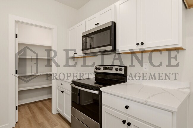 Building Photo - 157 N Gowen St