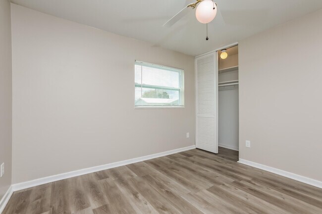 Building Photo - 500 Fern Ave