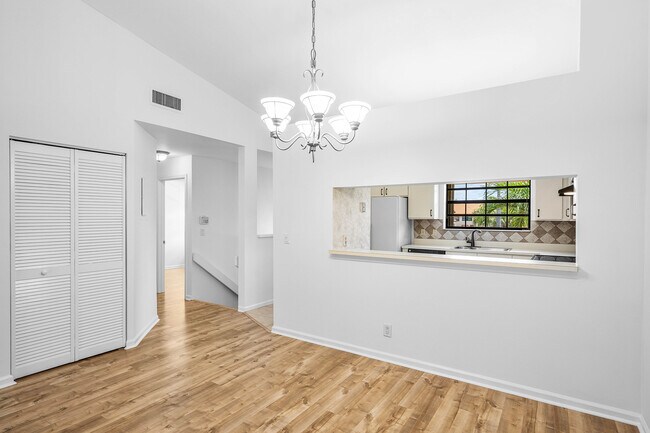 Building Photo - 206 Congressional Way