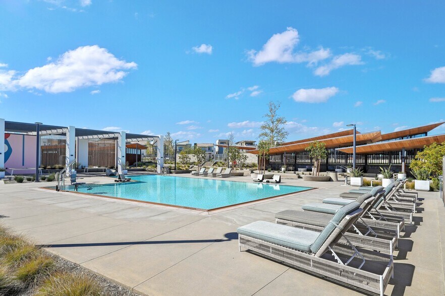 Pool - 27586 Manzanita Way