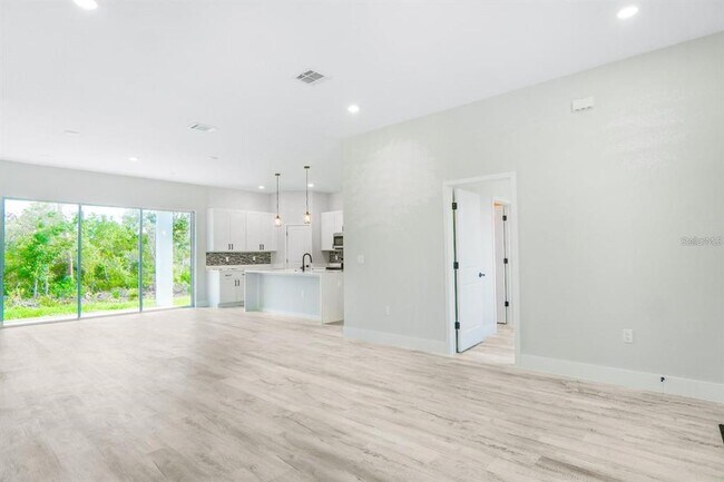 Building Photo - 4540 SW 170th Street Rd