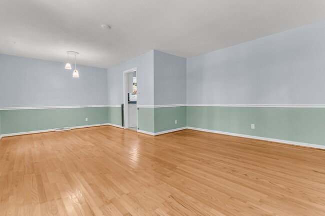 Building Photo - Move-In Ready Home in a Prime Summerville ...