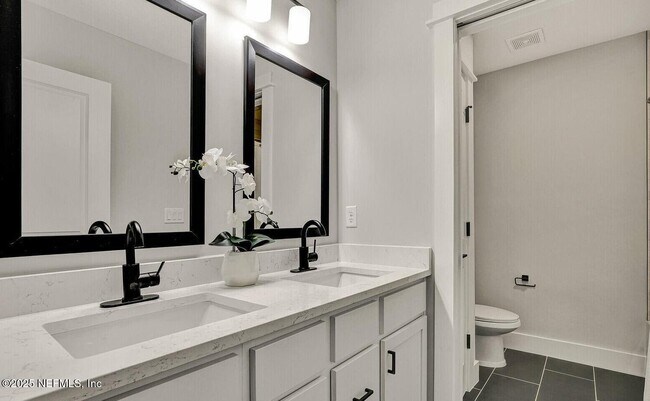 Building Photo - 1328 6th Ave N