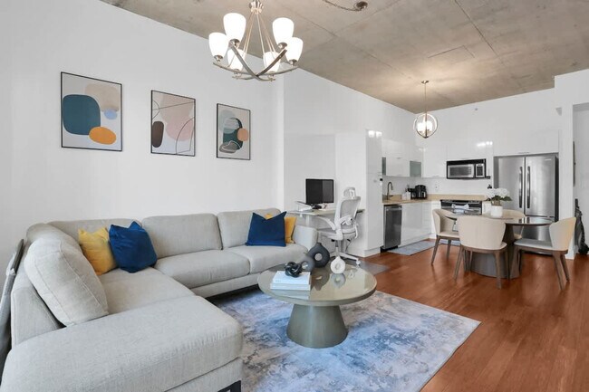 Building Photo - 137 NE 2nd Ave