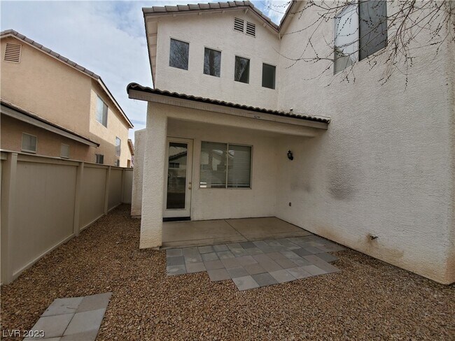 Building Photo - 9851 Altadena St