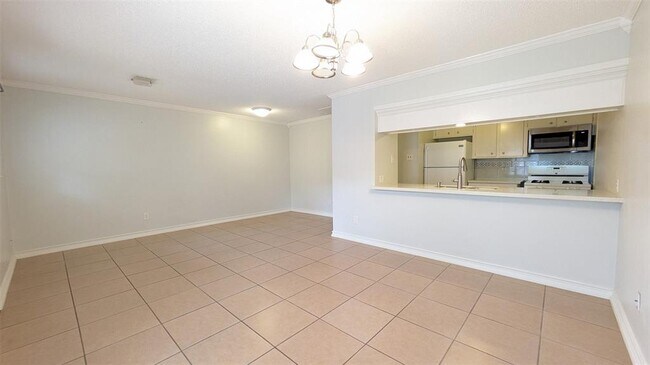 Building Photo - 44 W Tri Oaks Ln