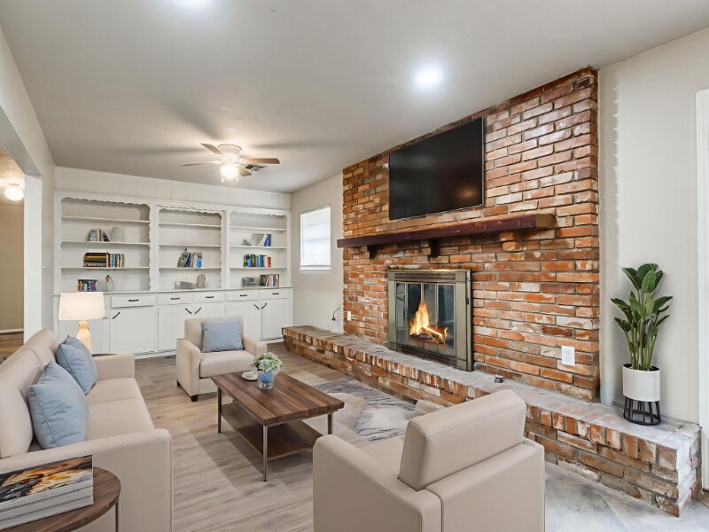 Building Photo - 8604 NE 33rd St