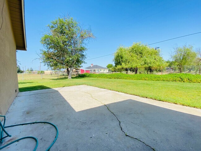 Building Photo - 9635 Titan Rd