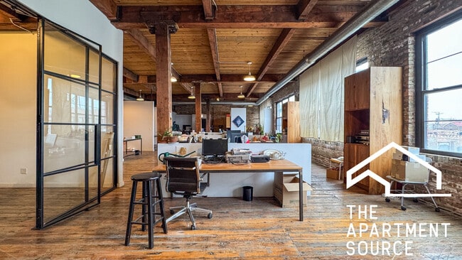 Building Photo - 3124 W Carroll Ave