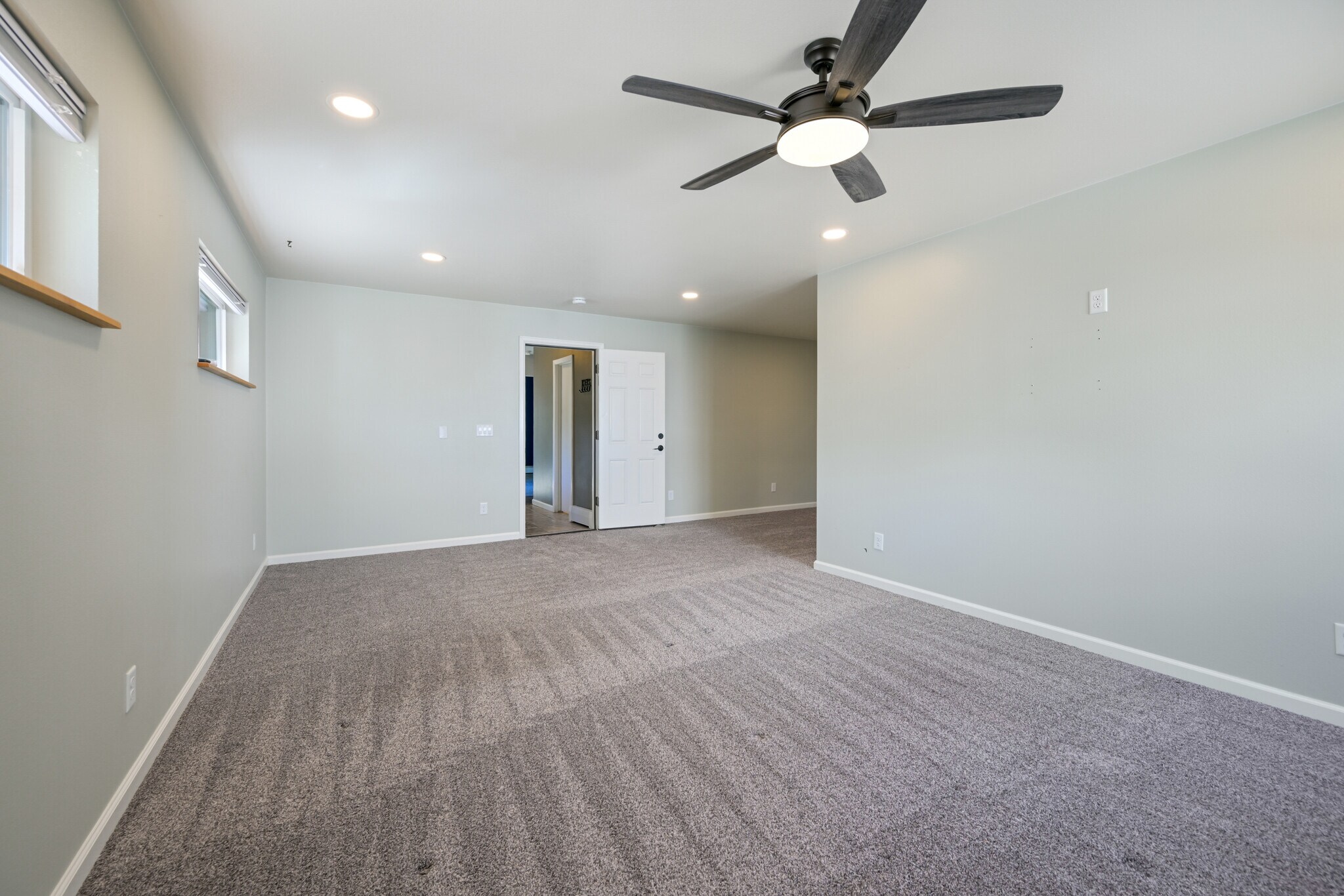 Building Photo - 122 Davis Cir