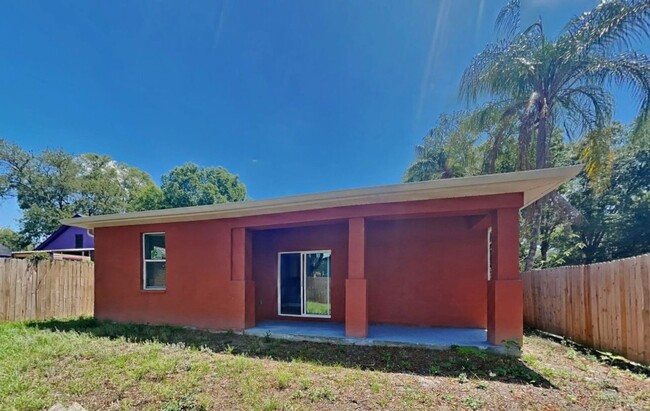 Building Photo - Charming 3BR House in Tampa