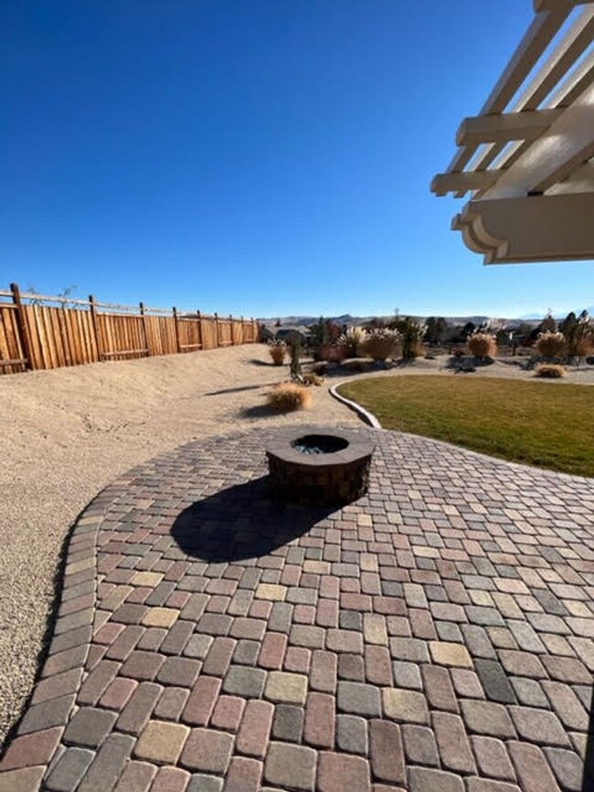 Building Photo - Spacious single-story home in Sparks