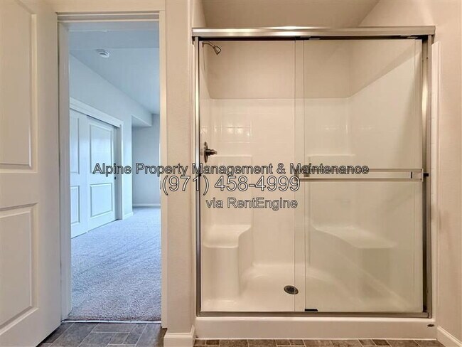 Building Photo - 14229 SW 169th Ave