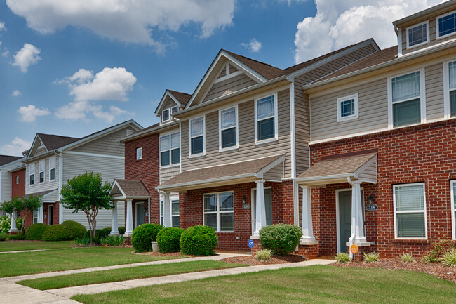 Building Photo - 320 Falling Water Ln SW