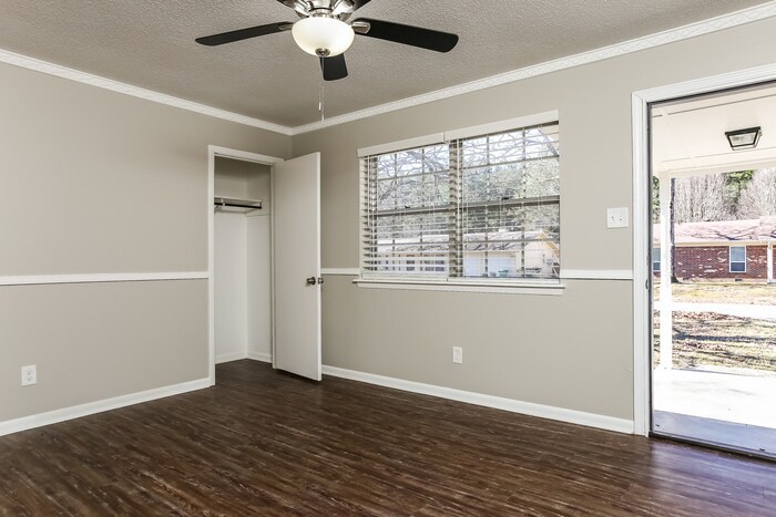 Building Photo - 22 Single Oaks Dr