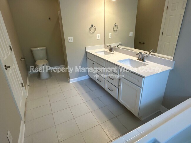 Building Photo - 1100 Kirkeenan Cir