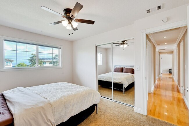 Building Photo - Remodeled 5 Bedroom Home with Heated Pool, Hillside Views, Solar, and Sunrise and Sunset Views in...