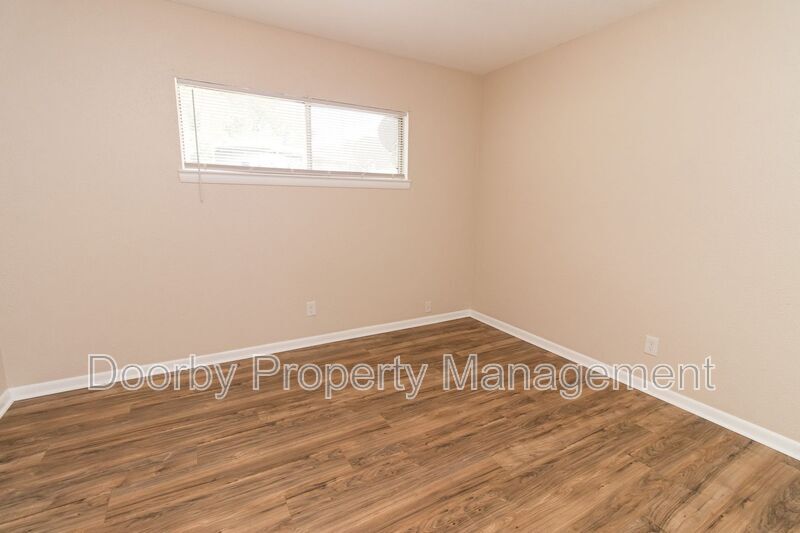 Building Photo - 3101 Ellis Ave