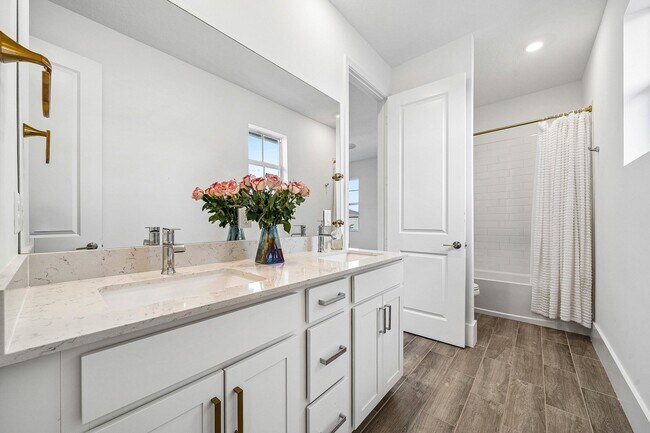 Building Photo - 655 Hookline Cir