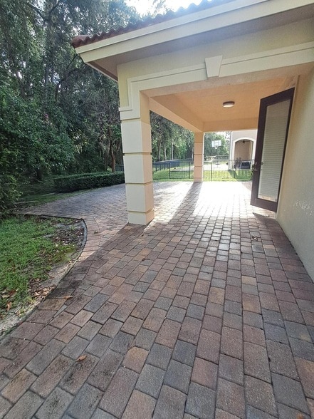 Building Photo - 6729 Bulrush Ct