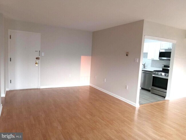 Building Photo - 5250 Valley Forge Dr