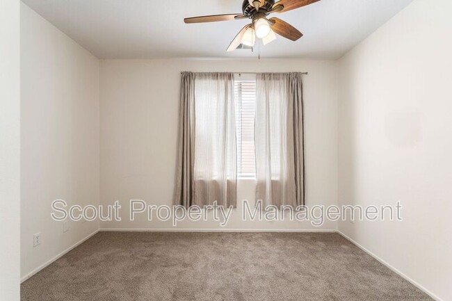 Building Photo - 37775 Amber Ln