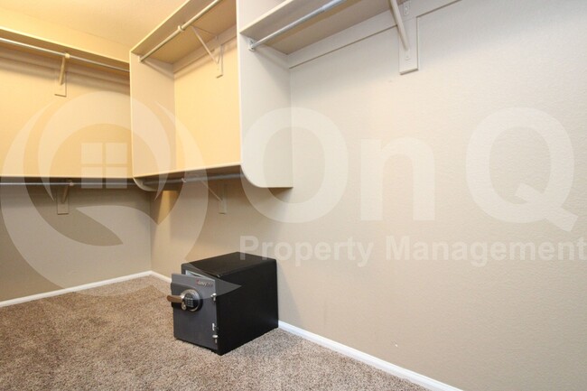 Building Photo - 20906 N 38th St
