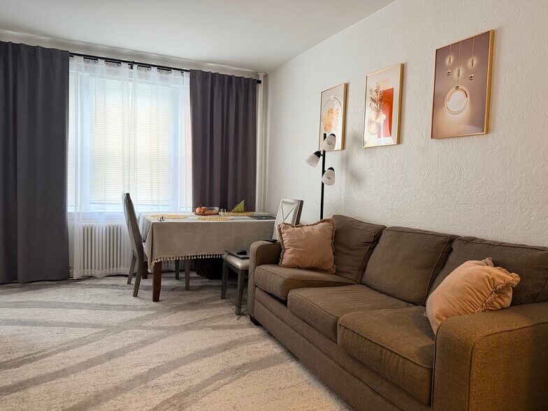 Building Photo - 90 Kilsyth Rd