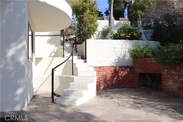 Building Photo - 703 Luton Dr