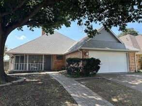 Building Photo - 2926 Big Oaks Dr