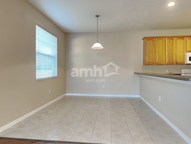 Building Photo - 8837 Royal Enclave Blvd