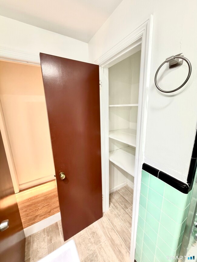 Building Photo - 2346 Madison Ave