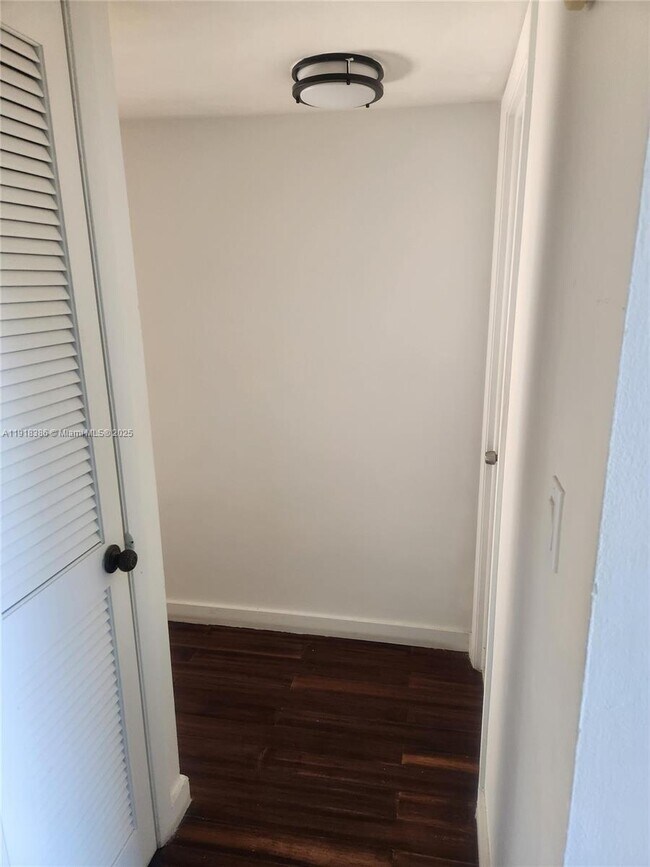 Building Photo - 8450 Sunrise Lakes Blvd