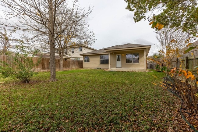 Building Photo - 2476 Medina Dr