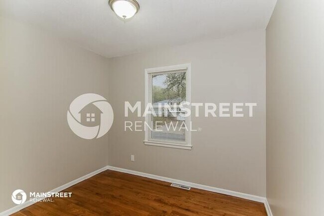 Building Photo - 9302 FAIRWOOD DR, KANSAS CITY, MO 64138