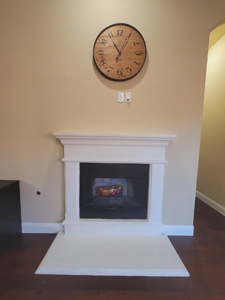 Building Photo - 10632 Helen Dr