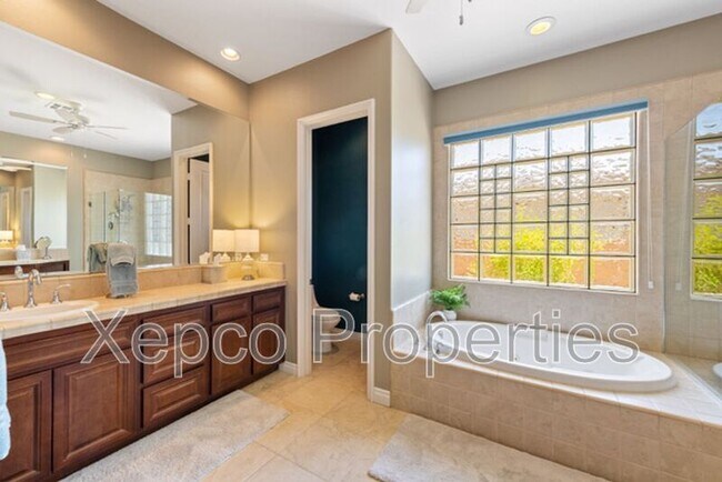 Building Photo - 1583 Sienna Ct