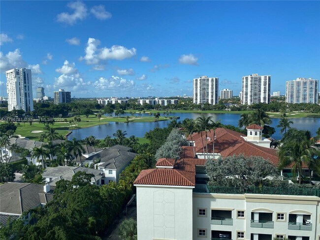 Building Photo - 19900 E Country Club Dr