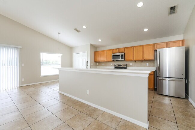 Building Photo - 4640 Sandhurst St